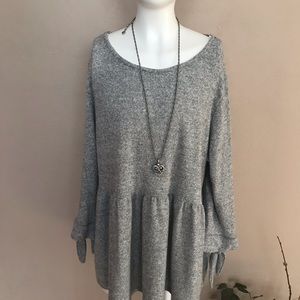 Papermoon Gray peplum top